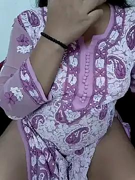Sassy_Saraa on StripChat 