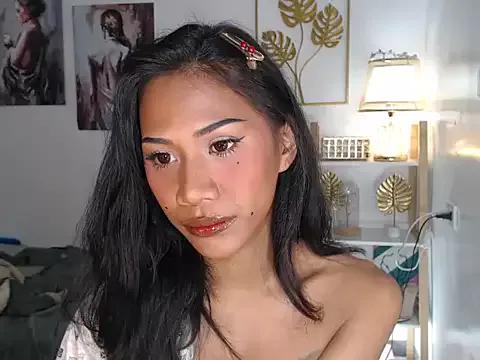 sassylatina on StripChat 