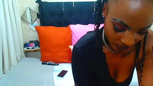 SAVAGExBOO on StripChat 