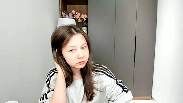 SilviaHarding on StripChat 