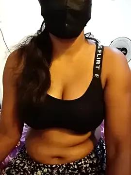 SLTani32 on StripChat 
