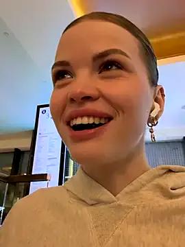 SMELLSEX — OPEN DOOR NAKED CUM SHOW IN WASHROOM