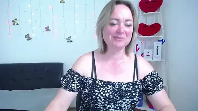 SnezhanaRells on StripChat 