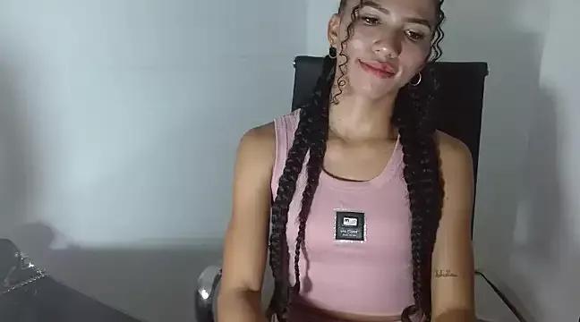 SofiShine6 on StripChat 