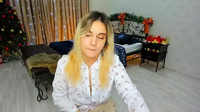 SollarSmilee on StripChat 