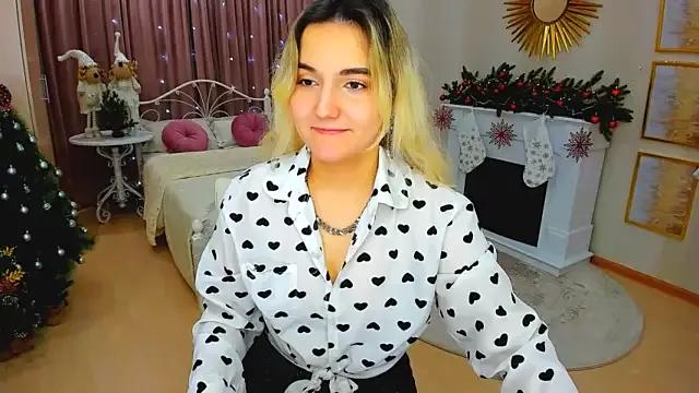 SollarSmilee on StripChat 