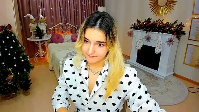 SollarSmilee on StripChat 