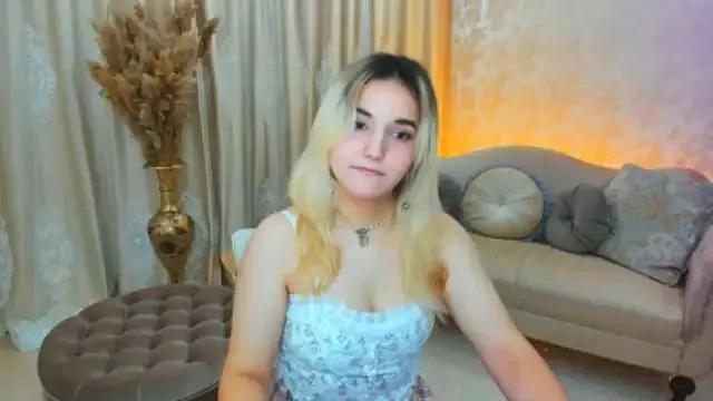 SollarSmilee on StripChat 