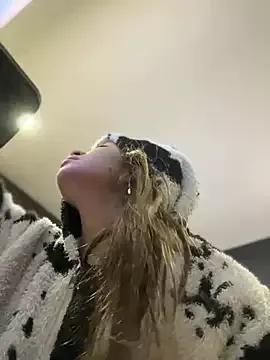 Sophie_LS on StripChat 