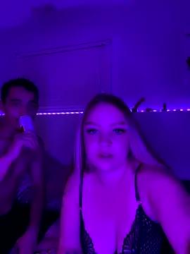 strawberrymilf95 on StripChat 