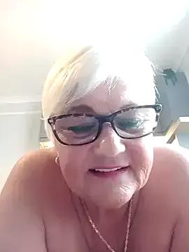 suesinner on StripChat 