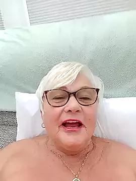 suesinner on StripChat 