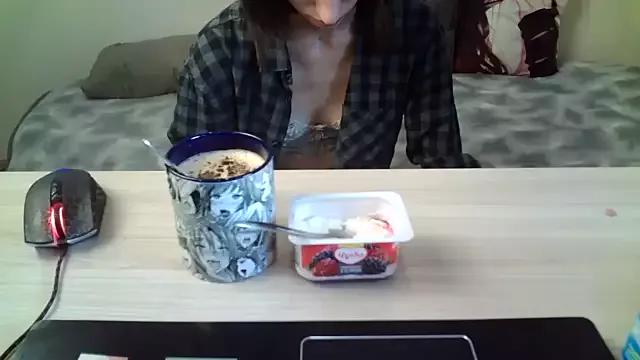 Sweet_888_fox on StripChat 