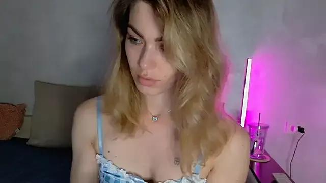 SweetDarling7 on StripChat 
