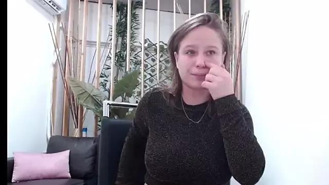 SweetLipsEmber on StripChat 