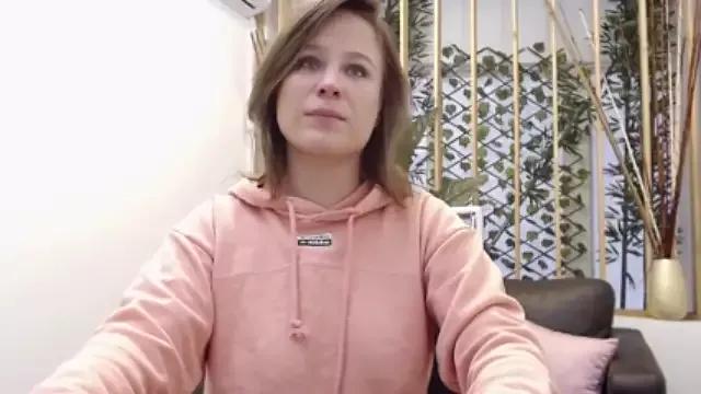 SweetLipsEmber on StripChat 