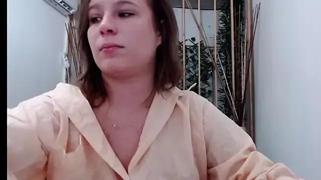 SweetLipsEmber on StripChat 