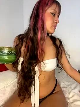 SweetLya on StripChat 