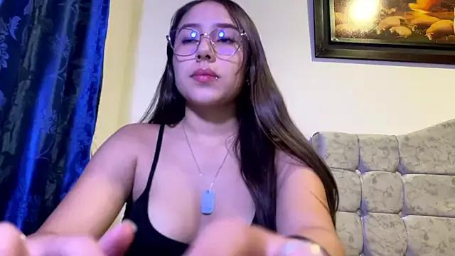 SweetMaddiee_ on StripChat 