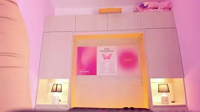 tamaraa_smiith on StripChat 