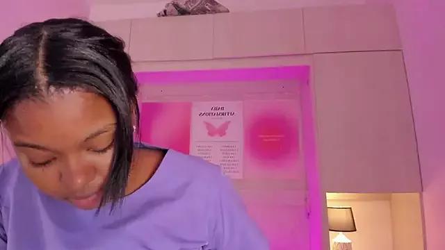 tamaraa_smiith on StripChat 
