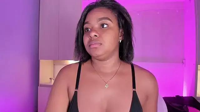 tamaraa_smiith on StripChat 