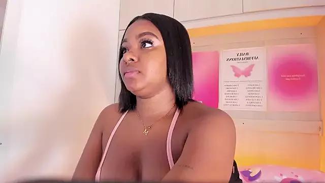 tamaraa_smiith on StripChat 
