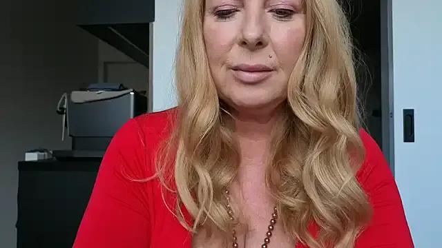 TammyJeann — play with my tits