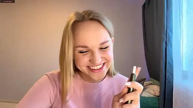 TanekaBoitel — show my hot bra