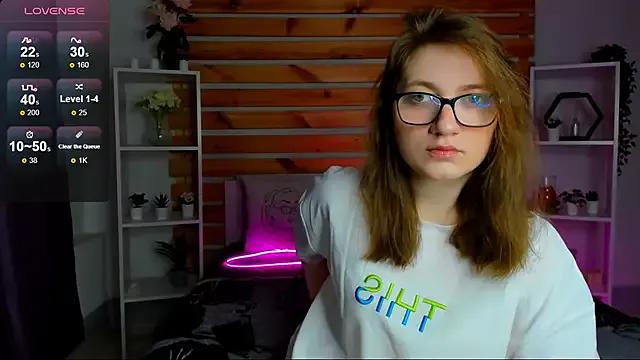 Tara_Ryan on StripChat 
