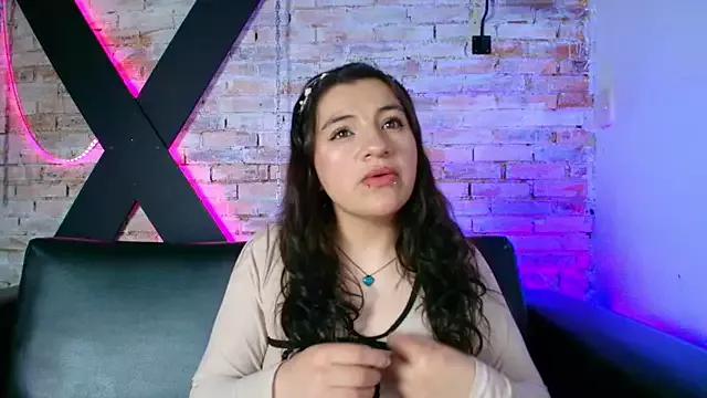 TaraTaylorr on StripChat 