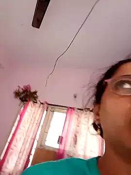 thanusi_2 — Freechat on StripChat