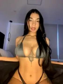 TiffanyXXX03 on StripChat 
