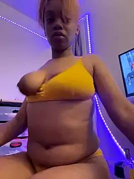 Treasure0122 on StripChat 