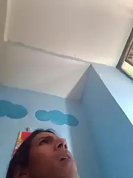 Trestetillassi on StripChat 