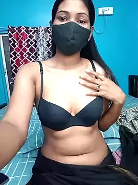 Triha_18 on StripChat 