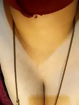 tuttifrutti17 on StripChat 