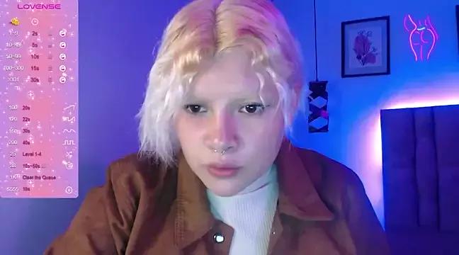 Valayarose on StripChat 