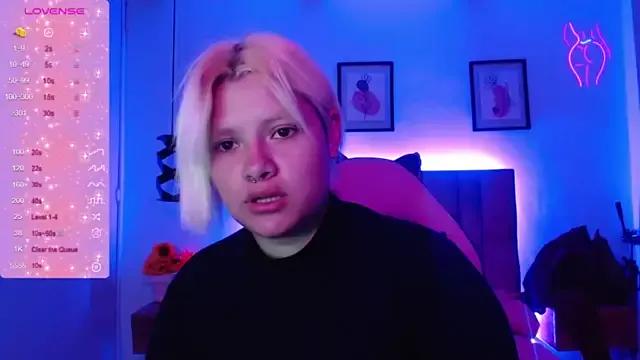 Valayarose on StripChat 