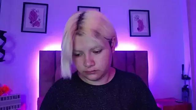 Valayarose on StripChat 