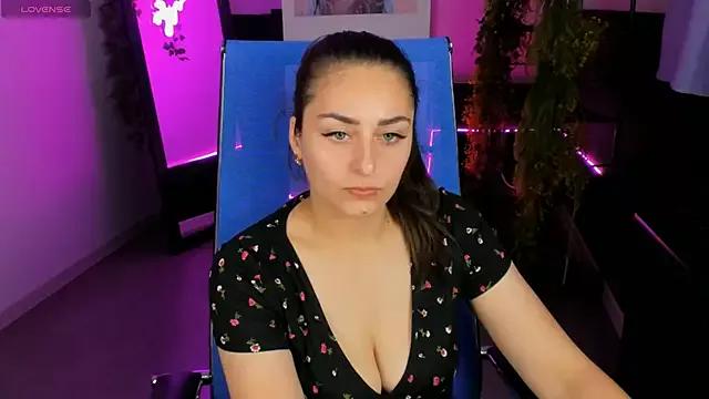 ValeriiMills on StripChat 