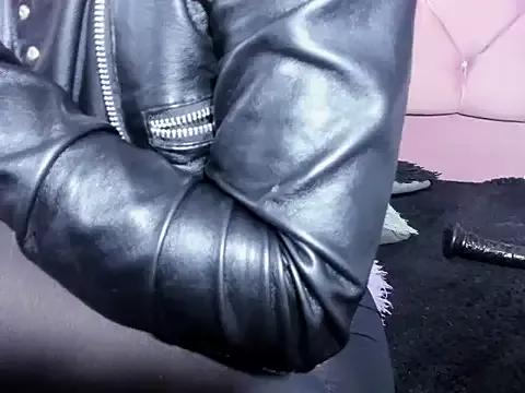 VikyRossee on StripChat 