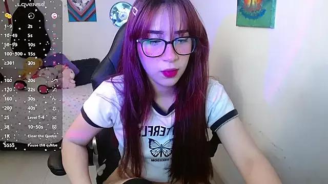 violetassweet on StripChat 