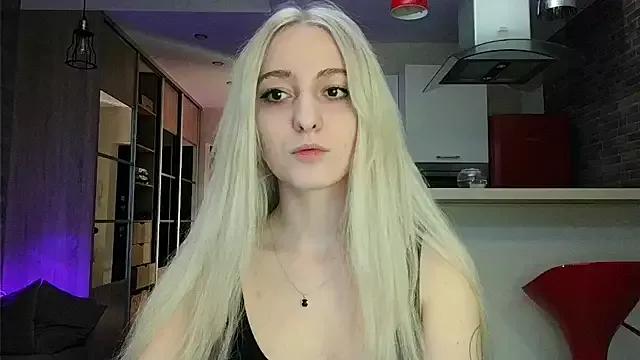 white_liillyy on StripChat 
