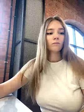 wow_dream on StripChat 
