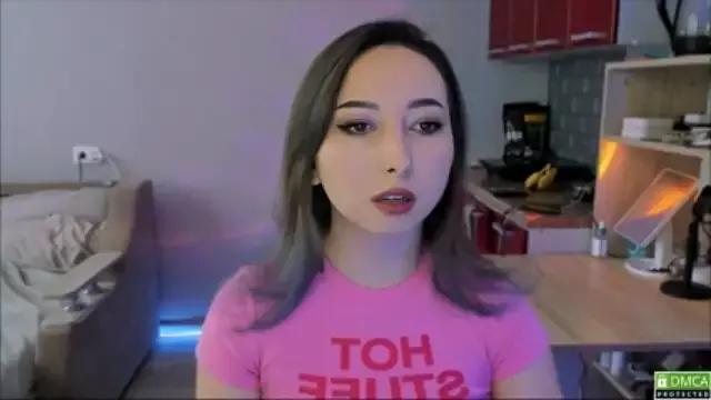 wow_sue on StripChat 