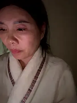 xiiuuff18 on StripChat