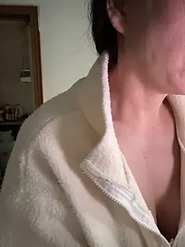 xiiuuff18 on StripChat