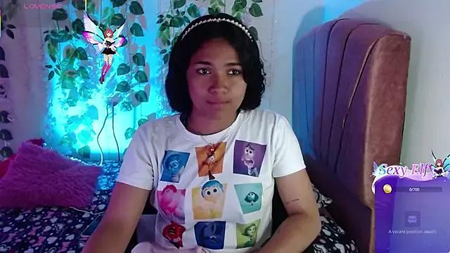 yakeline_ on StripChat 