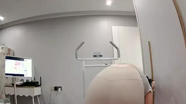 yoyo_ss on StripChat 